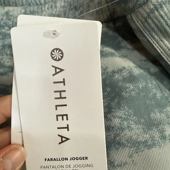 Athleta Farallon Green Camo Patterned Joggers Pants NWT Size XL - Picture 3 of 6